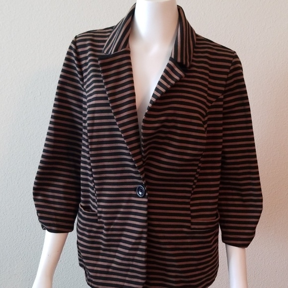 Blazer - Picture 4 of 4